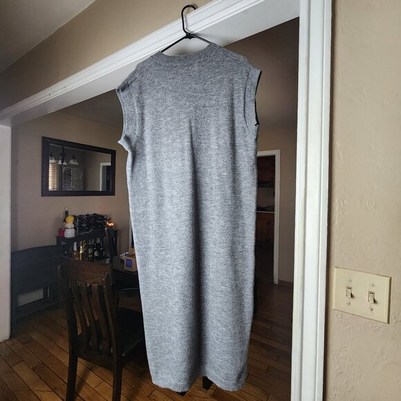 V-neck Relaxed Fit Knit Dress - Picture 3 of 4